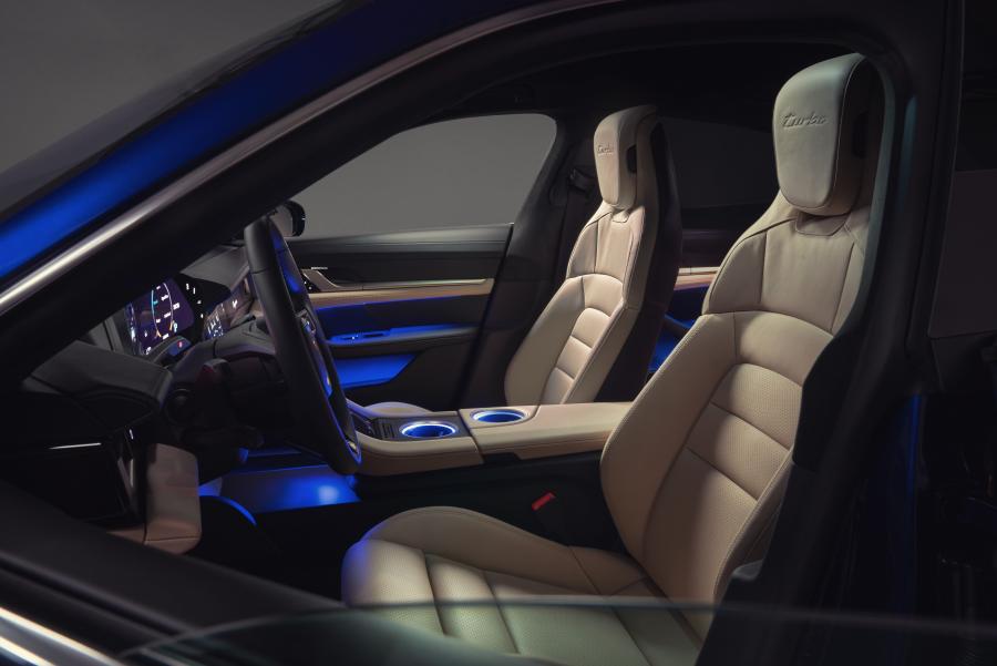 Интерьер Porsche Taycan Turbo 2019 года  (WW) (фото 11 из 43)
